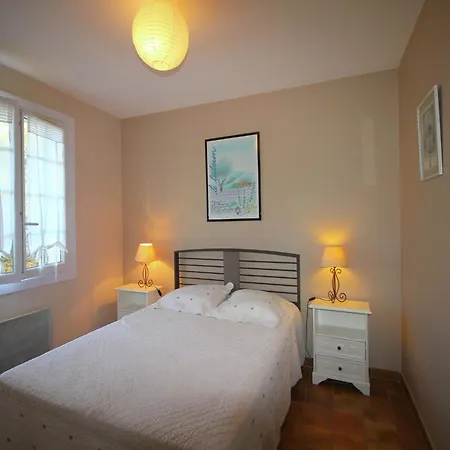 Holiday home Rustic Villa With Pool In Cereste France